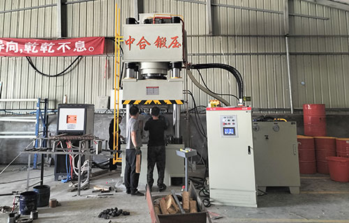 如何選擇適合的500噸四柱液壓機(jī)？