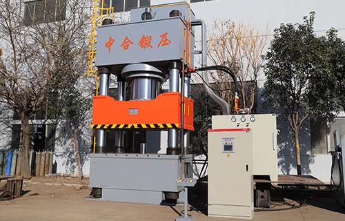 如何選擇適合的滕州2000噸四柱液壓機(jī)？